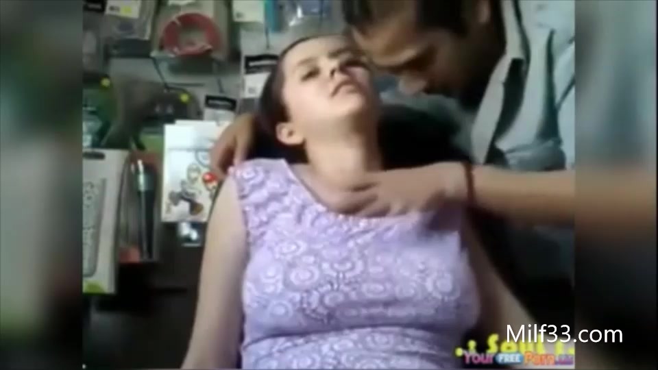 مراهقة مصرية تناك من قبل حبيبهة في المحل - سكس مصري 2020